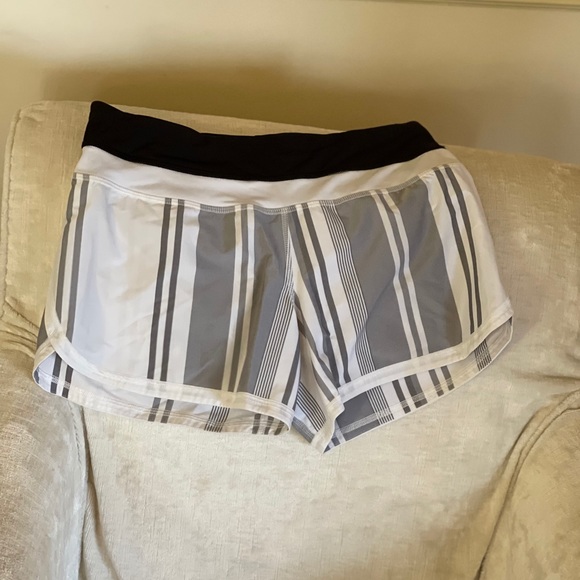 Lululemon speed short - Picture 2 of 4